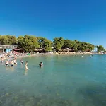 1 Bedroom Lovely In *