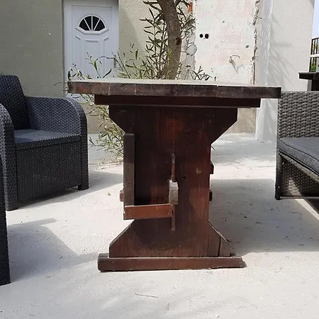 아파트 1 Bedroom Lovely In 비오그라드나모루