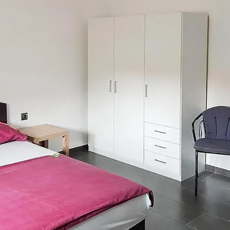 1 Bedroom Lovely In 아파트 비오그라드나모루