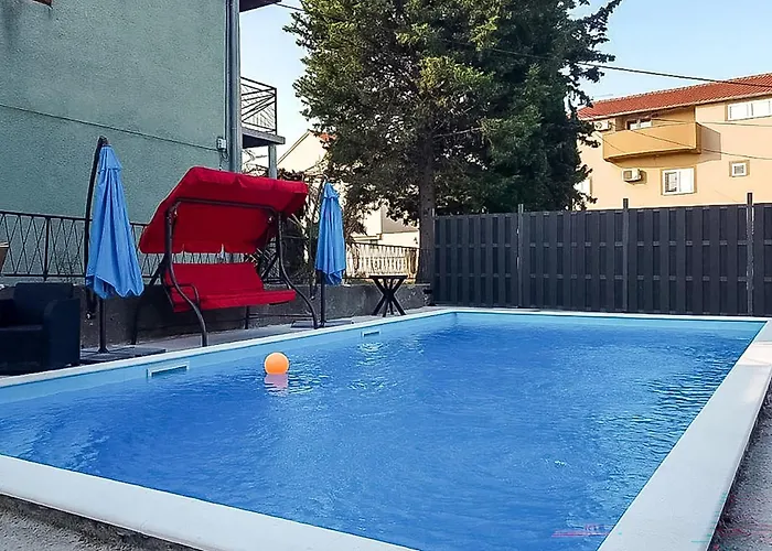 1 Bedroom Lovely In